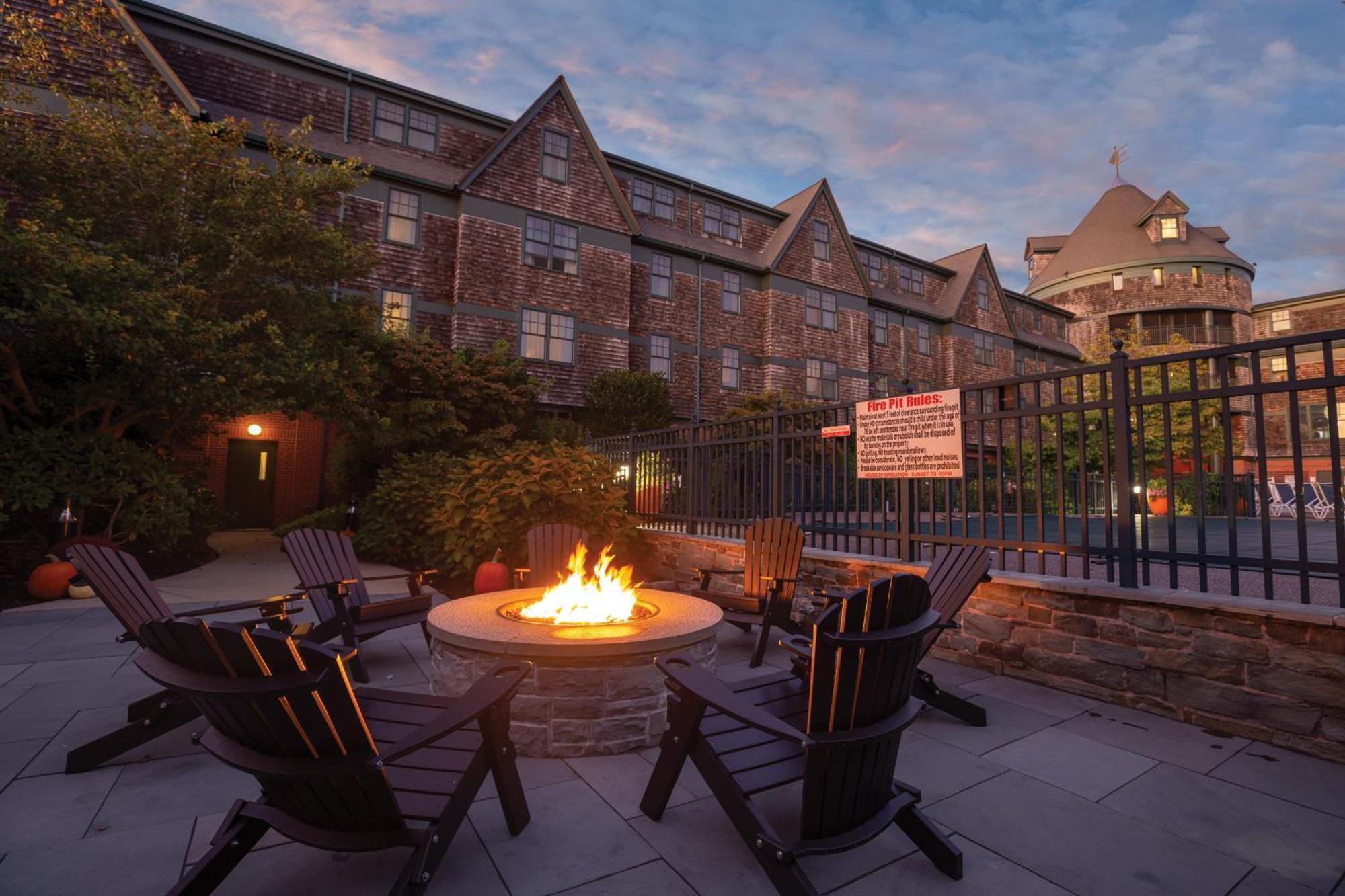 Club Wyndham Long Wharf Hotel Newport Exterior photo